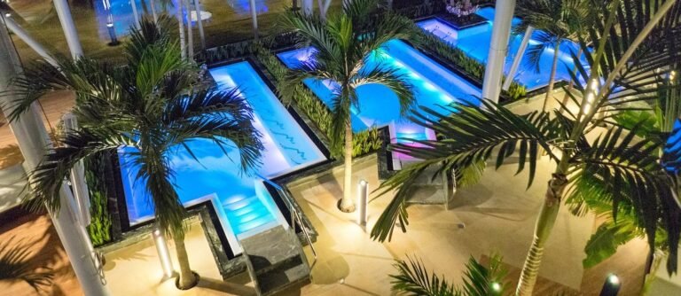 therme mineral pool